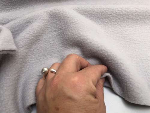 Fleece - almindelig kvalitet og blid lys grå