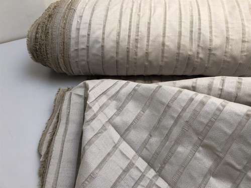 Fastvævet - sølvgrå med fin stribe