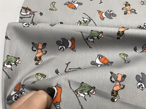 Poplin - med Kung Fu Panda på lys bund
