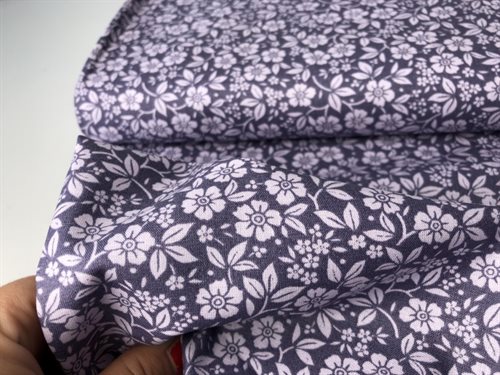 Poplin - fine blomster motiver i lilla toner