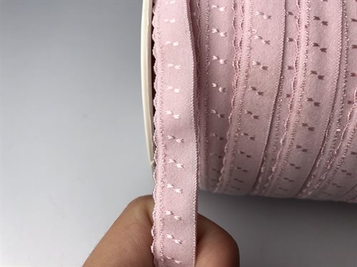 Undertøjskant - foldet med lille tungekant - baby lyserød