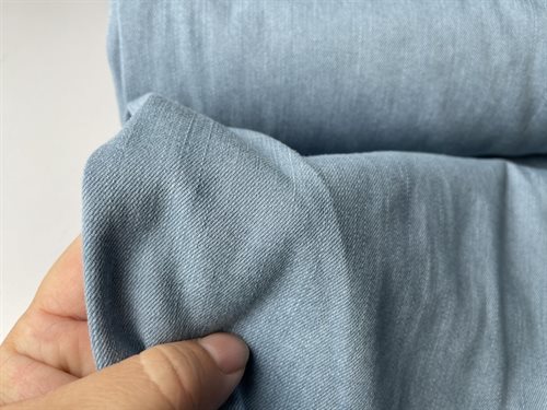 Luksus denim tencel - skøn indigo denim bleached light, rest på 1,65 m