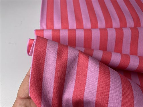 Patchwork stof - Tula Pink\'s stribet i pink / koral