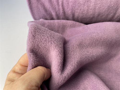 Fleece - almindelig kvalitet i lyngfarvet