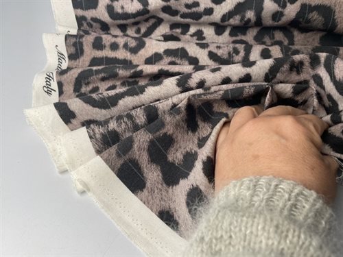 Vævet uld - smukt leopard mønster i kolde toner
