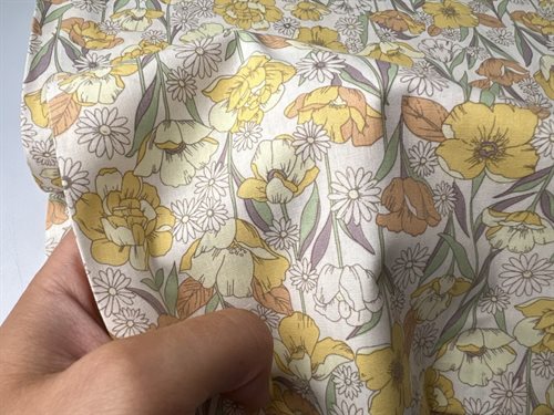 Poplin - smukke blomster i gule toner