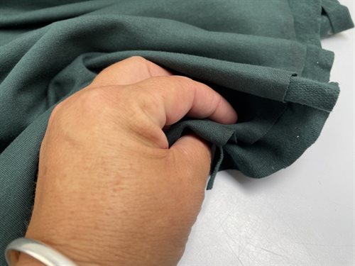 Isoli - mørk flaskegrøn og med blød bagside
