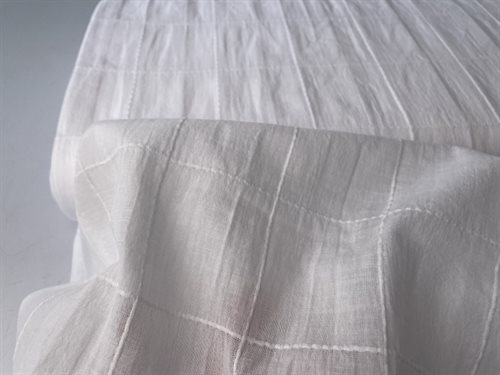 Bomuldsvoile - offwhite med diskrete tern