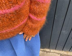 SWEATER NO. 9 - kit i orange og pink toner