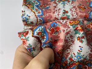 Fastvævet bomuld - smukt blomsterhav