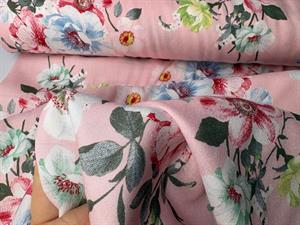 Fastvævet viscose - lyserød med smukke blomster