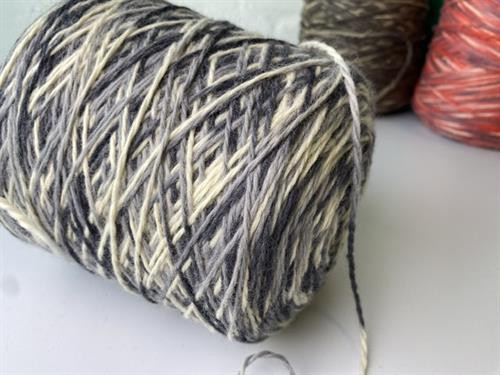 SOGNO - tykt, lækkert og blødt garn i wonderland, ca. 750 gram