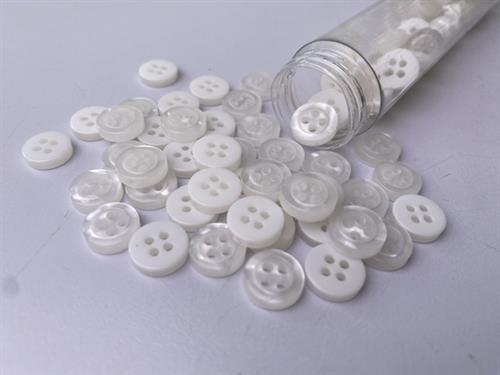 Skjorteknap - klassisk, blank og hvid, 10 mm