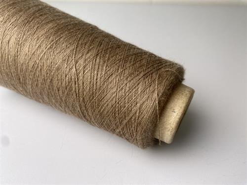 Baby cones med 100% cashmere - mørk sand, 145 gram
