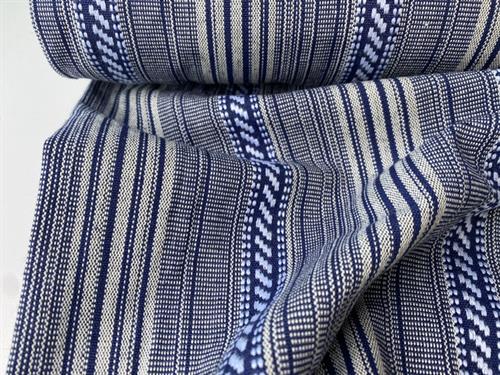 Jacquardvævet - lækre garnfarvede striber med mønster