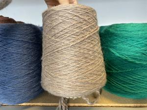 Garn 100% uld - hel cone som foto