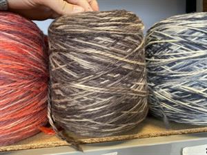 Garn 100% uld - hel cone som foto