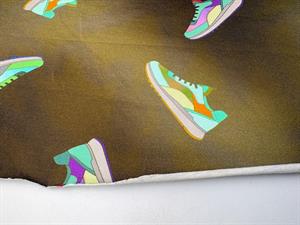 Bomuldsjersey - marble green med sneakers