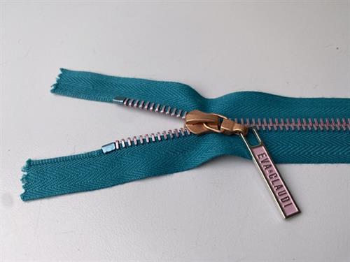 Lynlås - delbar, petroleumsblå med rose metaltænder, 23 cm