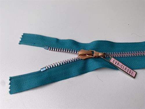 Lynlås - delbar, petroleumsblå med rose metaltænder, 24 cm