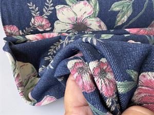 Fastvævet denim - smukke blomster på denimblå bund