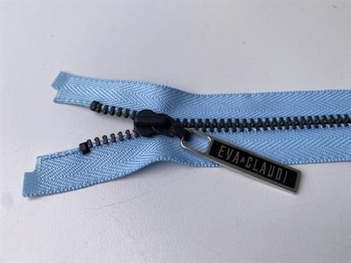 Lynlås - 2-vejs, lyseblå med sorte metaltænder, 50 cm