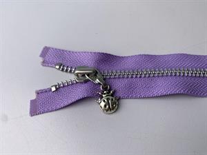 Lynlås - 2-vejs, lyselilla med sølv metaltænder, 33 cm