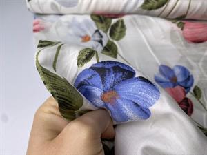 Fastvævet viscose med silke - trendy floral