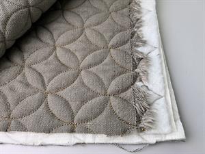 Quiltet møbelstof - taupe i hør look