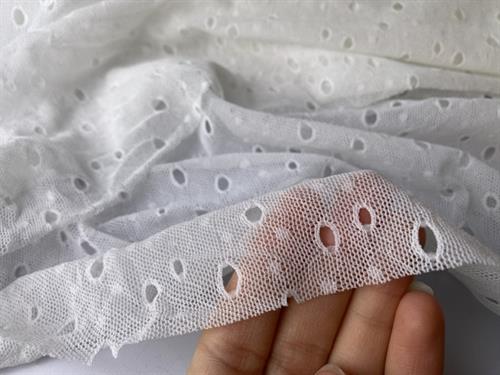 Mesh - med små huller i offwhite