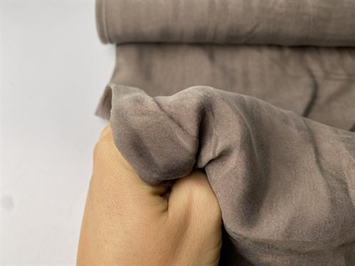 Fastvævet cupro - soft touch i dark mole