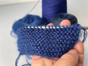 Lutter ret riller - kit i royalblue i uld, cashmere og silkemohair