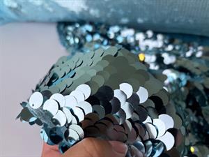 Pailletstof - store pailletter i lyseblå