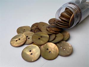 Perlemorsknap - varm beige, 22 mm