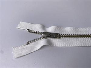 Lynlås - ikke delbar, offwhite med sølv metaltænder, 10 cm