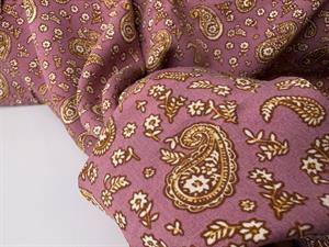 Fastvævet viscose - varm rosa bund med paisley mønster på