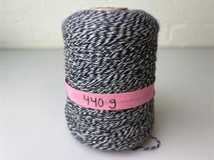 Shetlandsuld 2 trådet - mouline spundet i mørkeblå og offwhite toner, hel cone