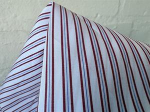 Skjortepoplin - smalle striber i bordeaux og blå