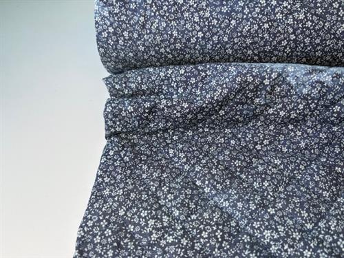 Quiltet stof - denim look med blomster, tie dye print og blå bagside