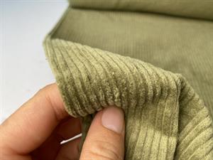 Fløjl / bubble corduroy - smuk blød kvalitet, flot armygrøn og med stræk, lev igen marts 25