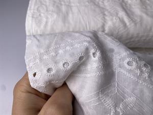 Broderie anglaise - offwhite design no. 7