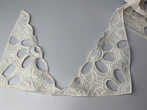 Besætning - flot offwhite med blomstermotiver