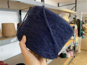 Garn - hel cone som foto, chunky mohair i navy