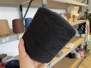 Garn i 100% uld - hel cone som foto, ultratynd i kul