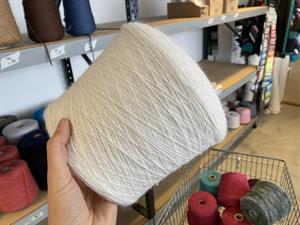 Garn i uldmix - hel cone som foto, offwhite
