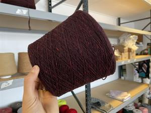 Garn i uldmix - hel cone som foto, wine red