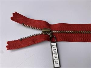 Lynlås - ikke delbar, mørk rød med metaltænder, 25 cm