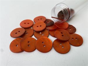 Perlemorsknap - brændt orange, 17 mm