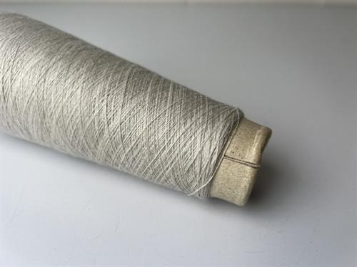 Baby cones med 100% cashmere - sart lysegrå, 25 gram