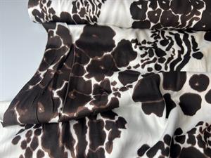 Fastvævet viscose - smukt mønster